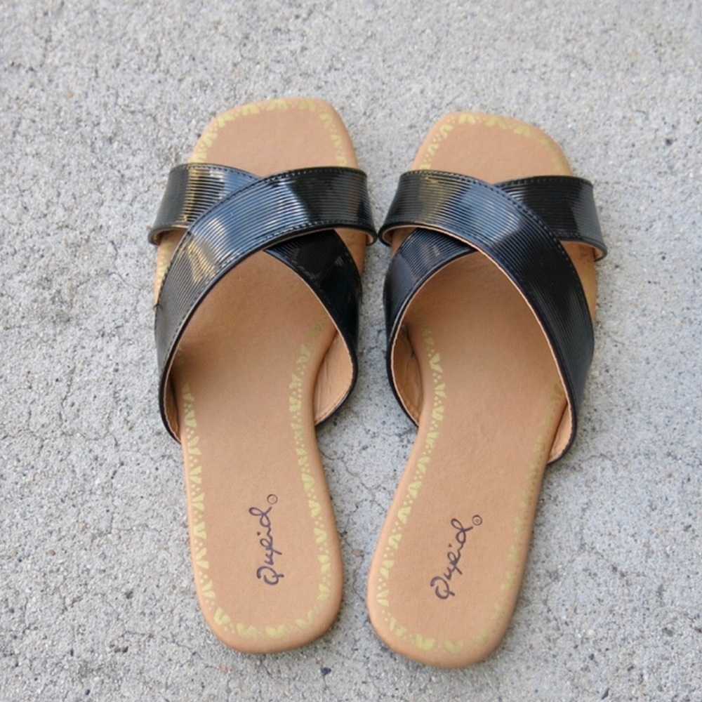 Black vegan leather sandals! π€ - Picture 5 of 5